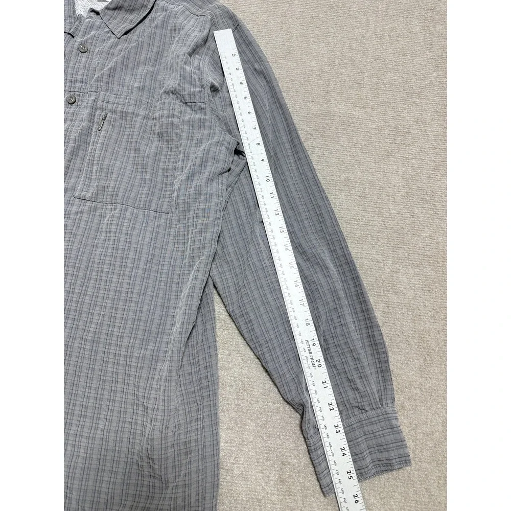 The North Face Shirt Mens Medium Gray‎ Plaid Mesh Lined Zip Pocket Hiking Travel